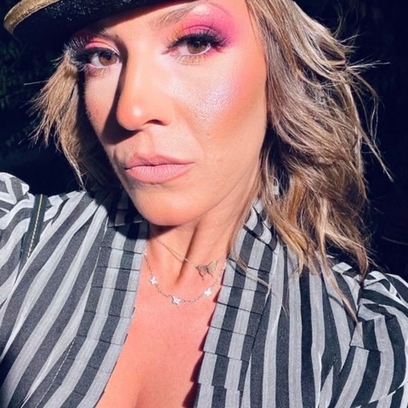 Meet your Posher, Megan - Picture 1 of 1